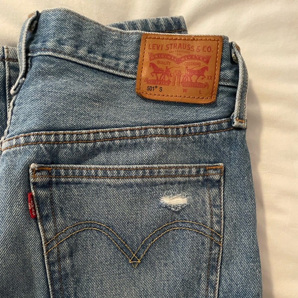 Levi’s wedgie fit jeans
